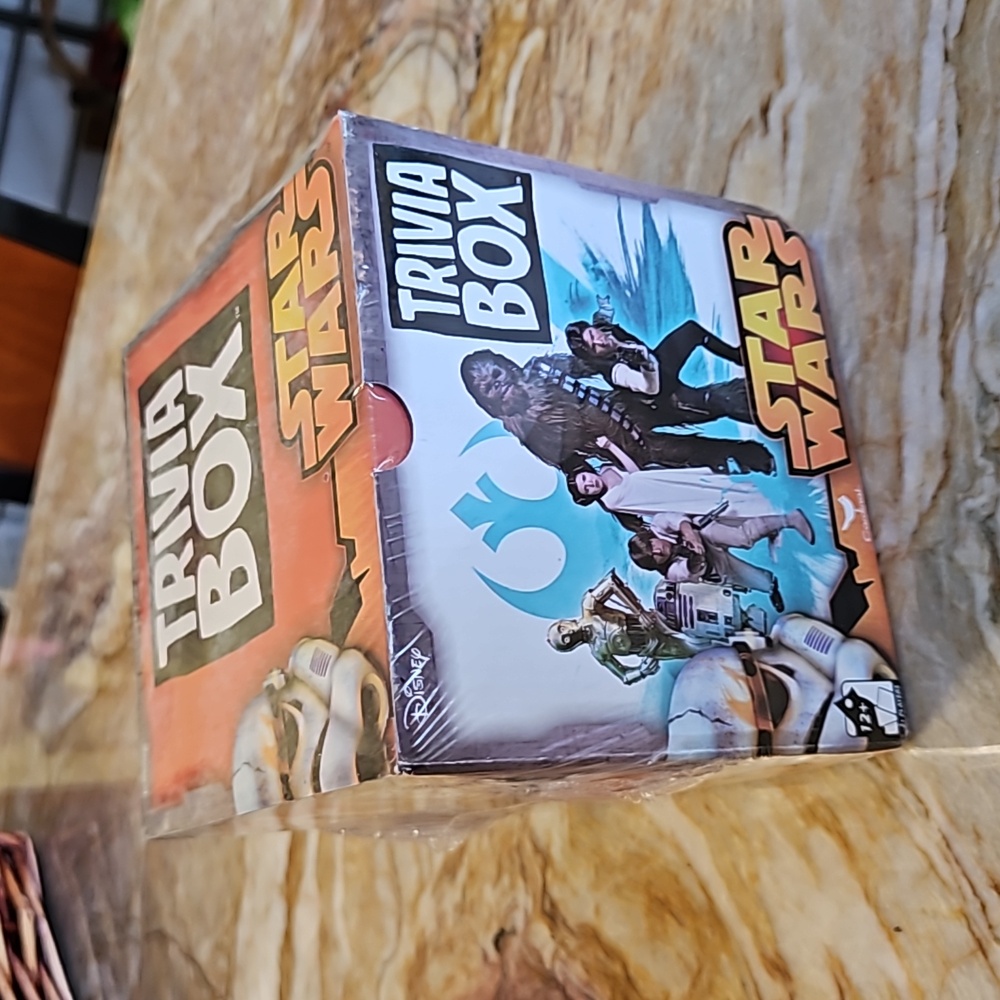 DISNEY Star Wars Trivia Box Game